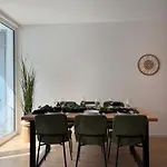 E&e Aparts Apartment